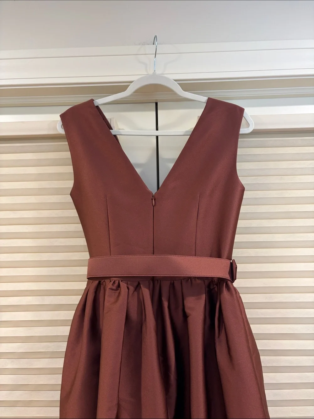 NWOT Roland Mouret Sleeveless V-Neck Belted Midi Dress in Wine, Size US 6